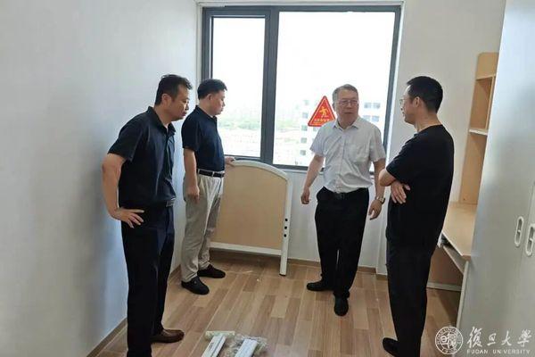 受台风"巴威"外围螺旋雨带影响